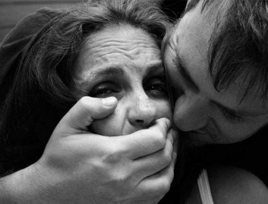 Μικρομάνη Μεσσηνίας: Θύμα άγριας επίθεσης από έναν άγνωστο άνδρα έπεσε μια 43χρονη